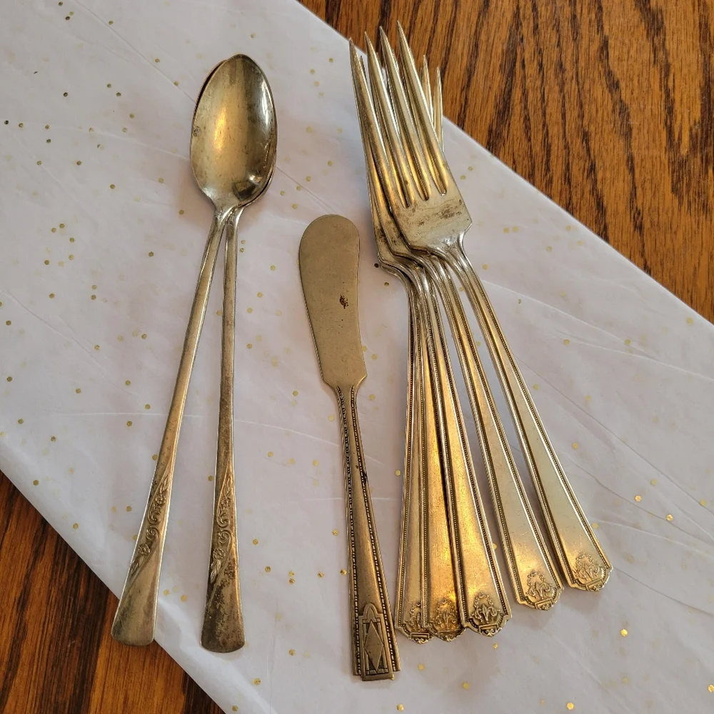 Vintage Silverplate Flatware Bundle 5 Forks 2 Long Spoons 1 Spreader